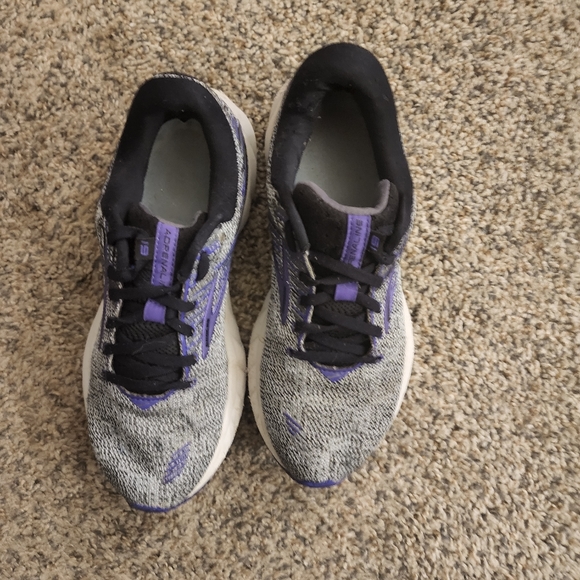 Brooks Adrenaline 19 - Picture 3 of 10